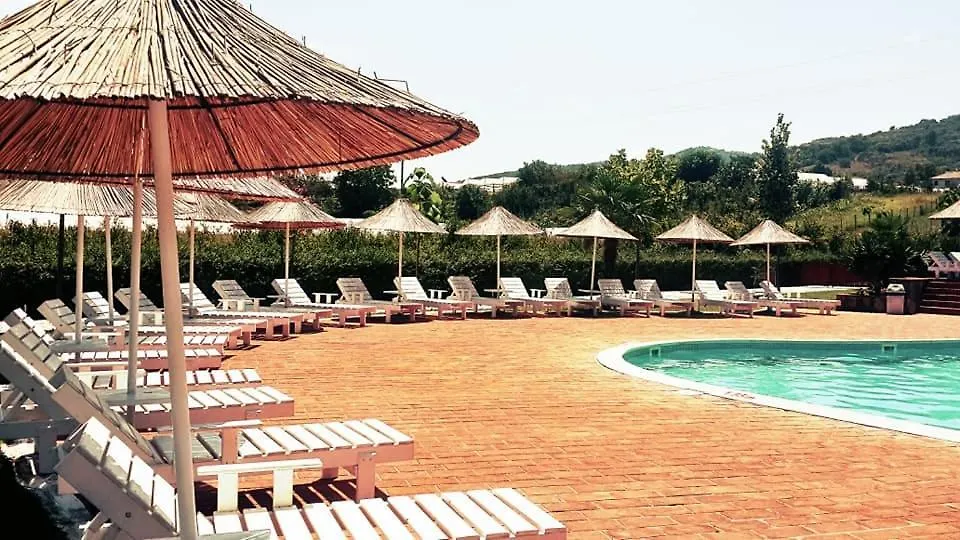 Üdülőközpont Park Ashik Hotel Tirana